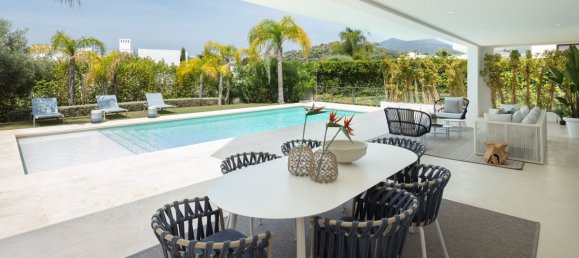 5 bedrooms Villa in Nueva Andalucia, Spain No. 2998 24