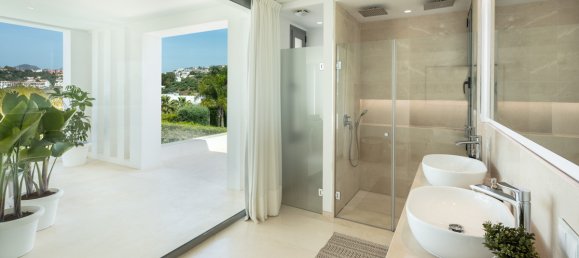 5 bedrooms Villa in Nueva Andalucia, Spain No. 2998 8