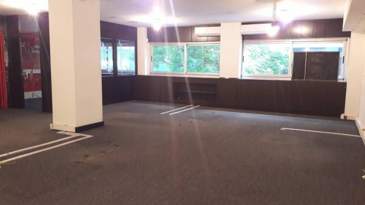 200m² Office in Buenos Aires, Argentina No. 105362