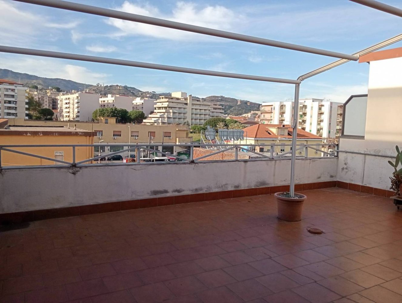 2 Schlafzimmer Wohnung in Messina, Italy, Nr. 176407