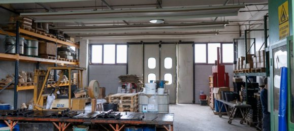 5-Zimmer Lagerhaus in Solbiate con Cagno, Italy, Nr. 92306 3