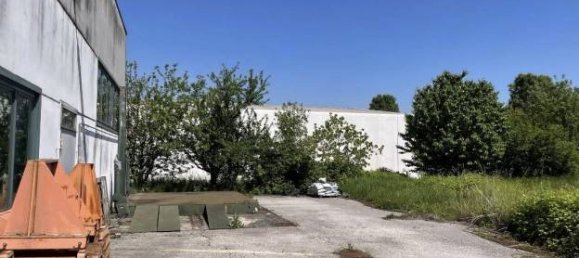 3-Zimmer Lagerhaus in Moglia, Italy, Nr. 360838 2