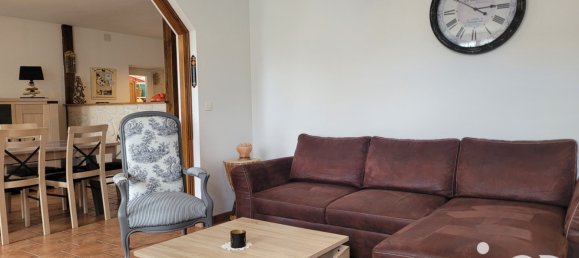 2 bedrooms House in Saint-Pierre-les-Etieux, France No. 266977 2