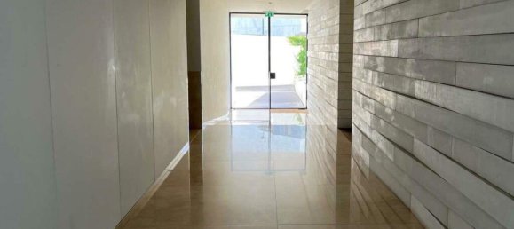 Квартира с 3 спальнями в Порту, Португалия № 132211 11