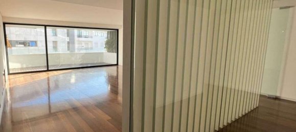 Квартира с 3 спальнями в Порту, Португалия № 132211 13