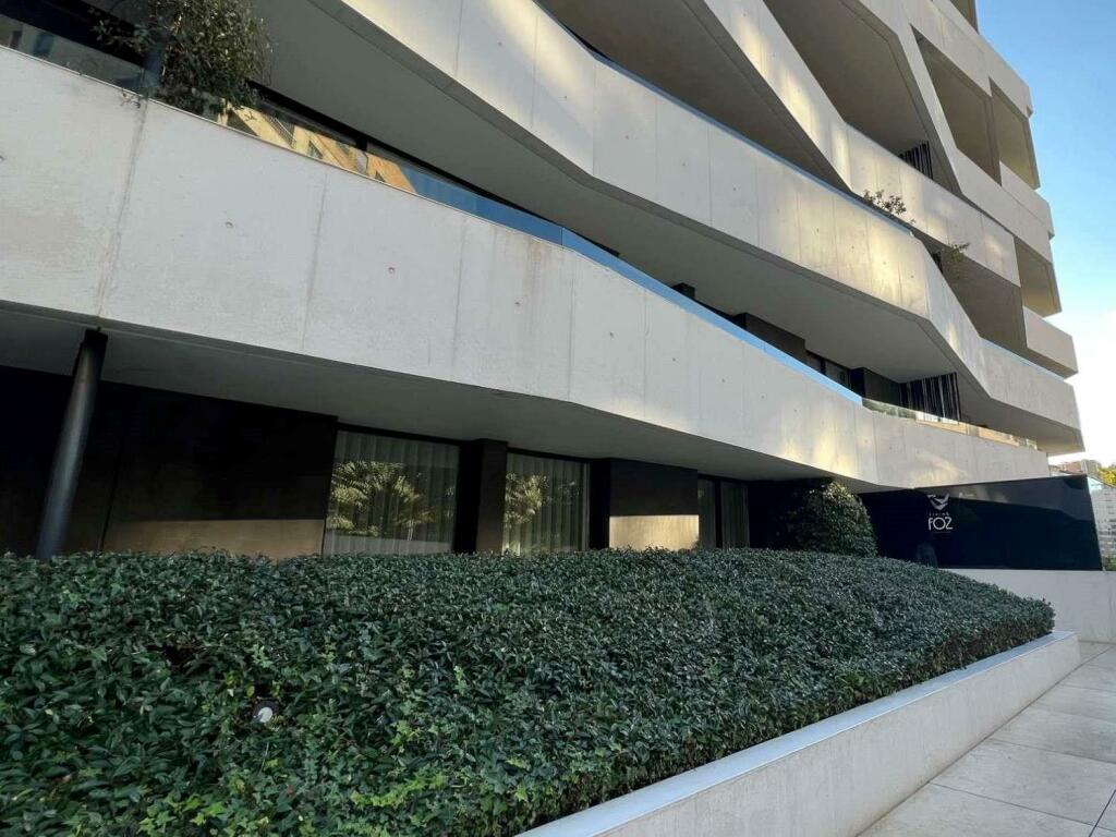 Квартира с 3 спальнями в Порту, Португалия № 132211