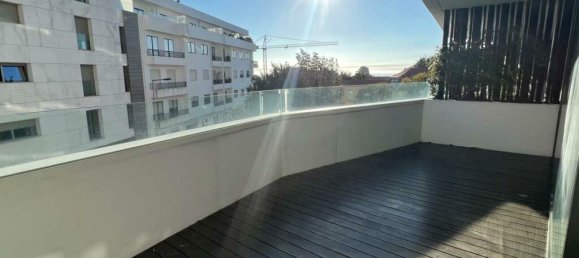 Квартира с 3 спальнями в Порту, Португалия № 132211 6