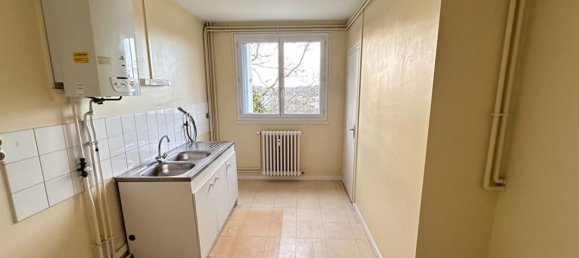 Apartamento de 3 dormitorios en Pontchateau, France No. 97618 4