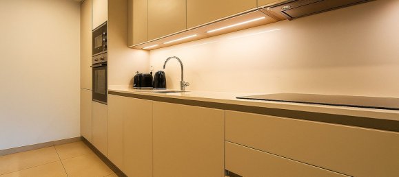 Apartamento de 3 dormitorios en Marbella, Spain No. 184965 9