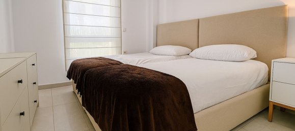 Apartamento de 3 dormitorios en Marbella, Spain No. 184965 5