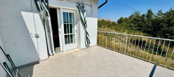 3 bedrooms Villa in Gropparello, Italy No. 325553 2