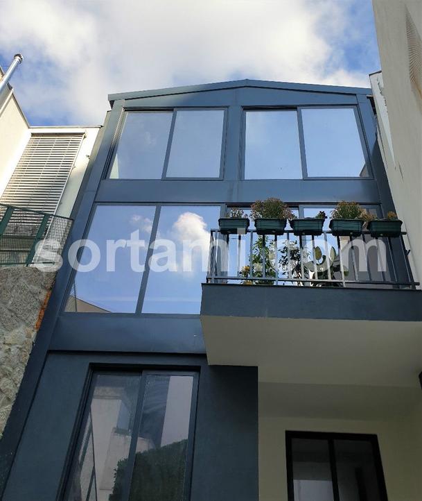 263m² Building in Porto, Portugal No. 277403