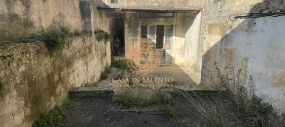 Коммерческая недвижимость с 3 комнатами в Алессано, Италия № 86019 8