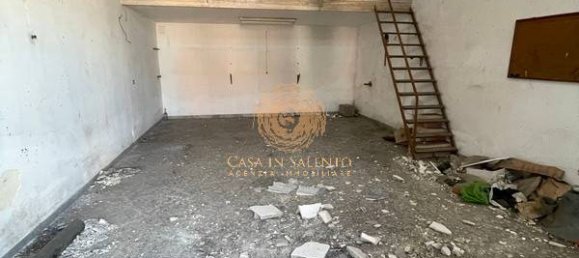 Коммерческая недвижимость с 3 комнатами в Алессано, Италия № 86019 2