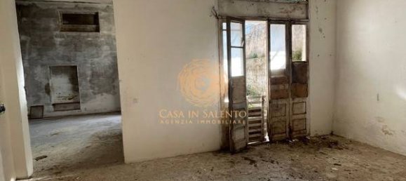 Коммерческая недвижимость с 3 комнатами в Алессано, Италия № 86019 5