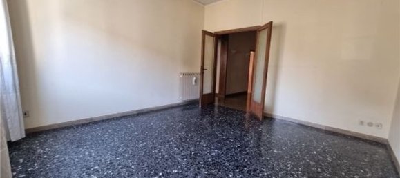 4 bedrooms Apartment in Florence, Italy No. 346368 3