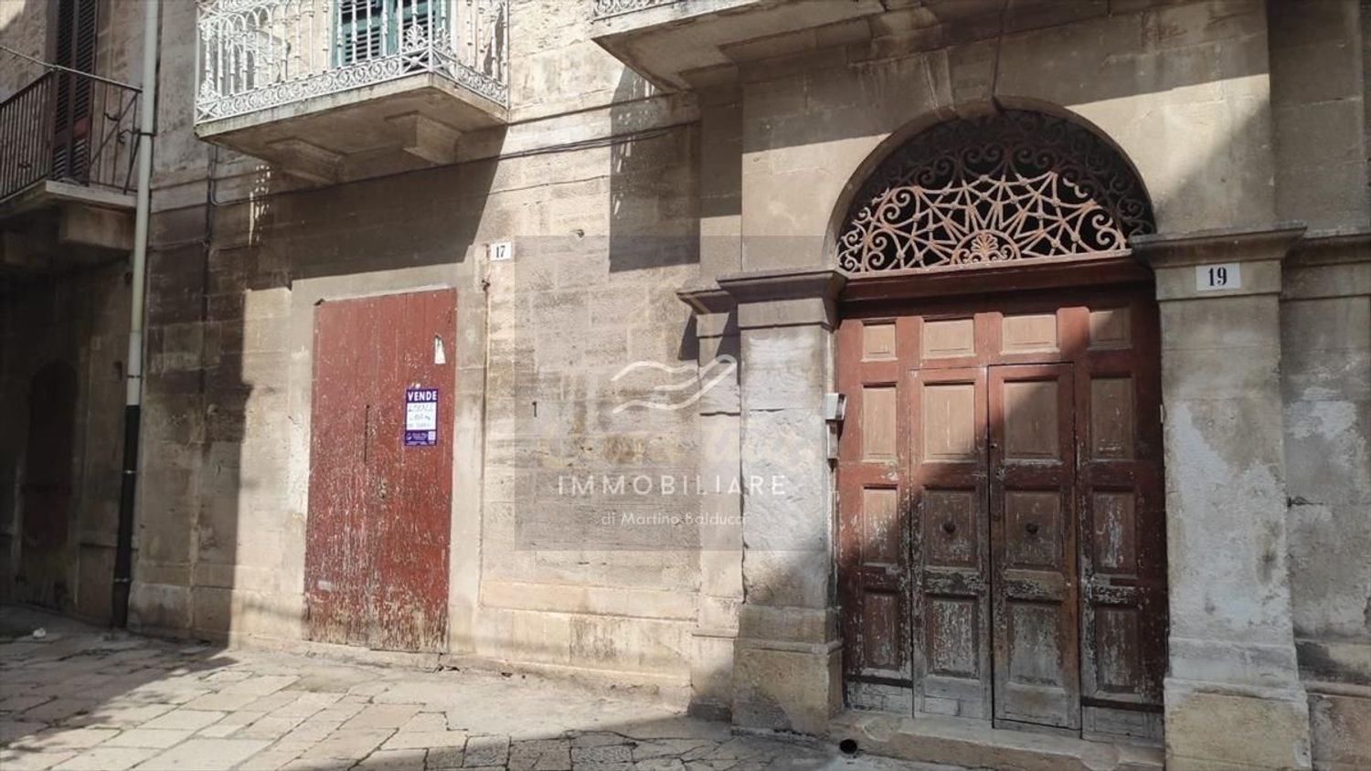150m² Commercial property in Ruvo di Puglia, Italy No. 87106