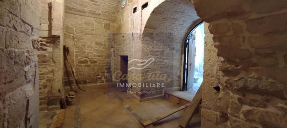 150m² Commercial property in Ruvo di Puglia, Italy No. 87106 4
