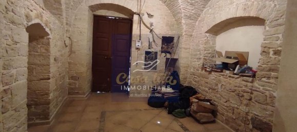 150m² Commercial property in Ruvo di Puglia, Italy No. 87106 5