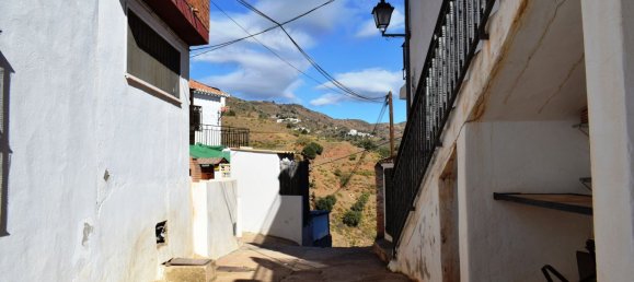 4 bedrooms Townhouse in Moclinejo, Spain No. 47121 3