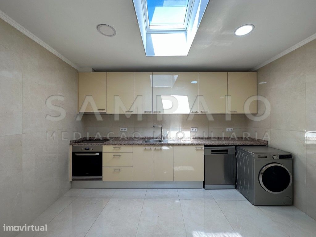 Дом с 2 спальнями в Порту, Португалия № 187415