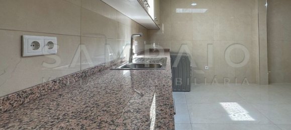 Дом с 2 спальнями в Порту, Португалия № 187415 7