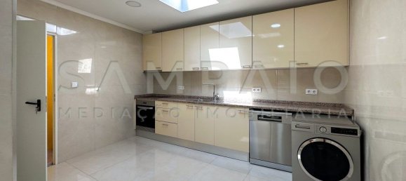 Дом с 2 спальнями в Порту, Португалия № 187415 5