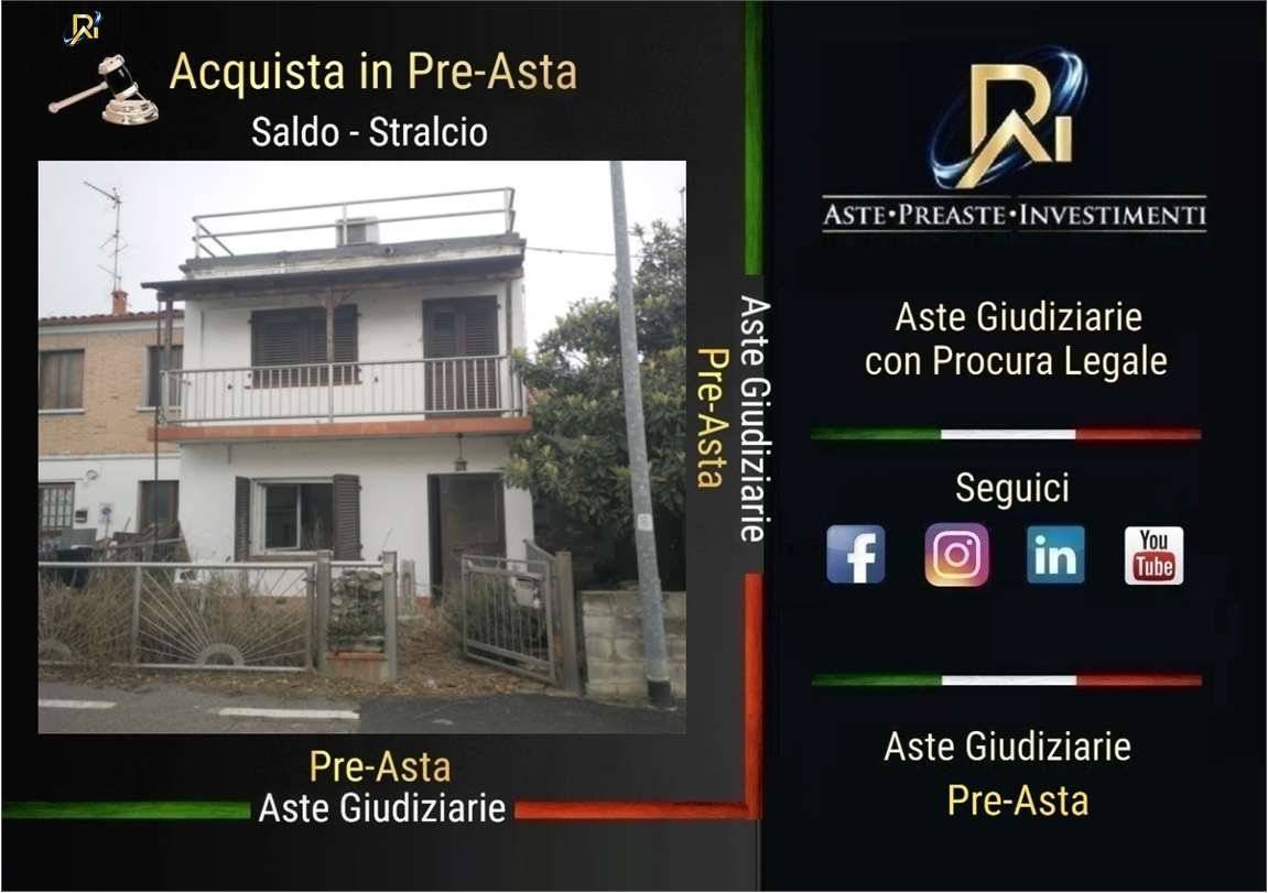 2 bedrooms Apartment in Ferrara, Italy No. 25085