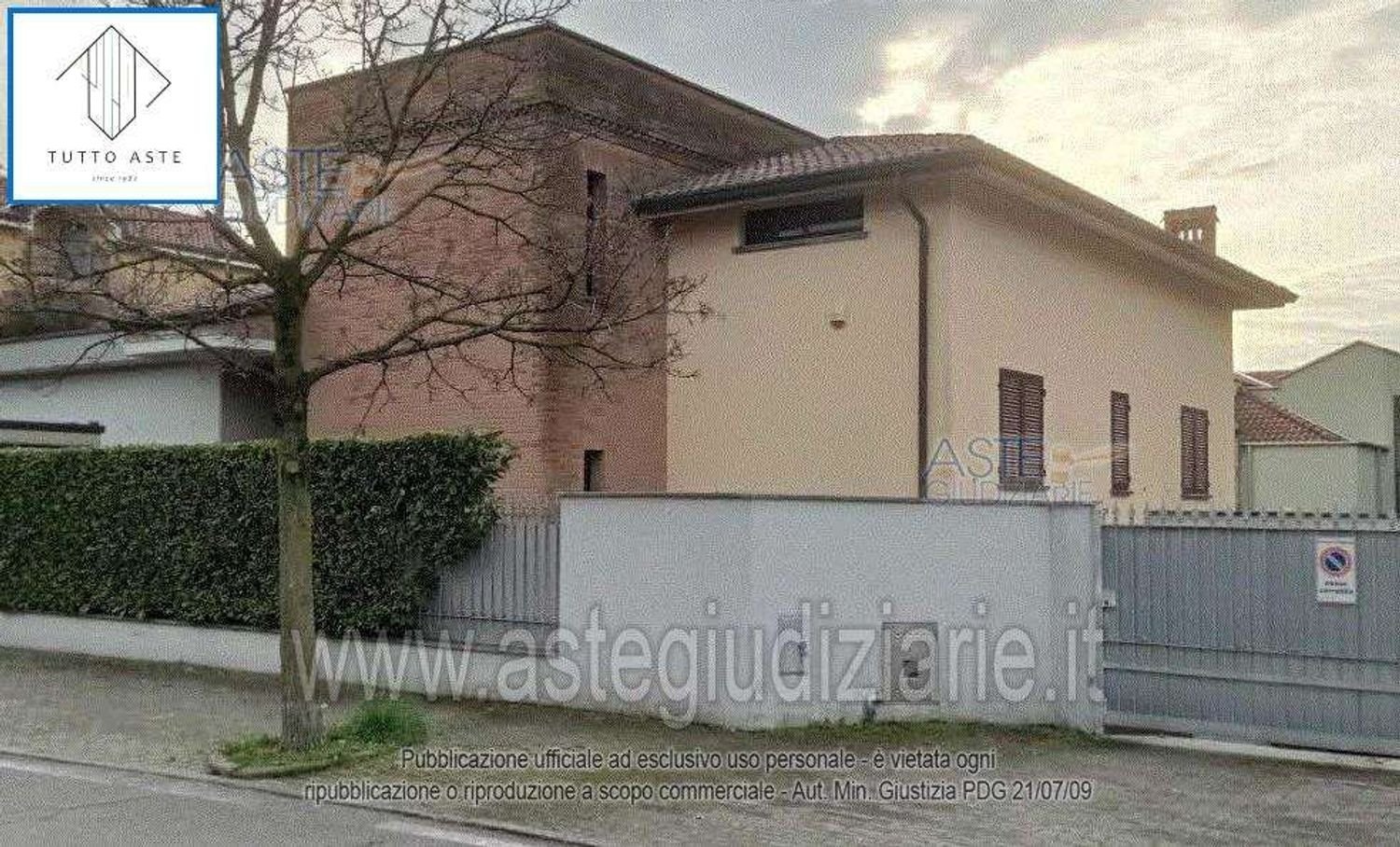 12 rooms Apartment in Mezzago, Italy No. 7821