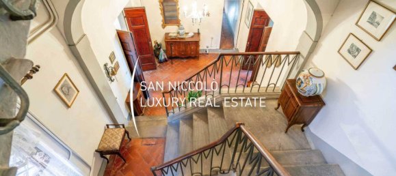 7 bedrooms Villa in Florence, Italy No. 193462 2