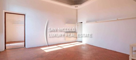 7 bedrooms Villa in Florence, Italy No. 193462 17