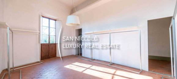 7 bedrooms Villa in Florence, Italy No. 193462 14