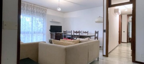 3 rooms Apartment in Padua, Italy No. 39555 3