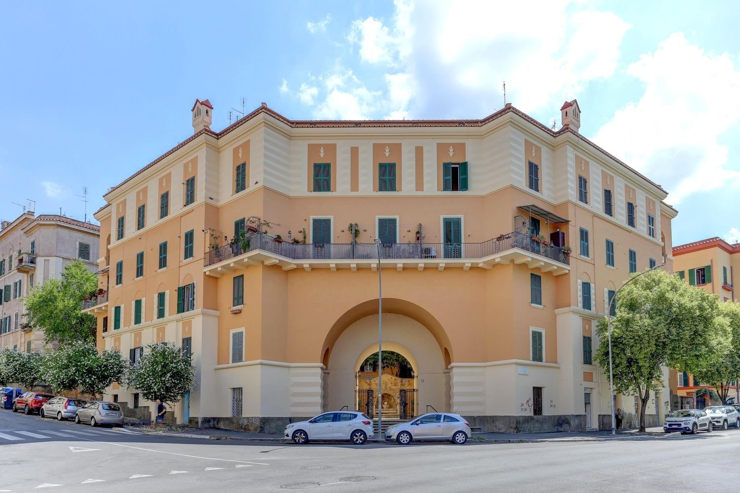 3 bedrooms Apartment in Rome, Italy No. 320062