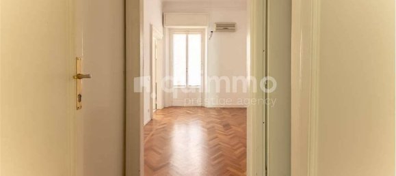 3 bedrooms Apartment in Milan, Italy No. 358836 8