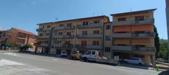 6 rooms Apartment in Chiaravalle, Italy No. 15727 4