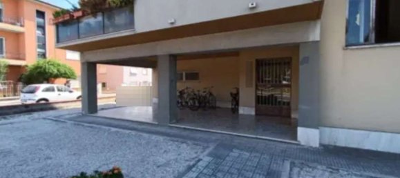 6 rooms Apartment in Chiaravalle, Italy No. 15727 7
