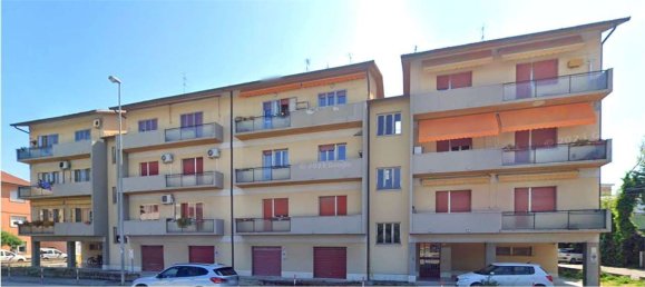 6 rooms Apartment in Chiaravalle, Italy No. 15727 2