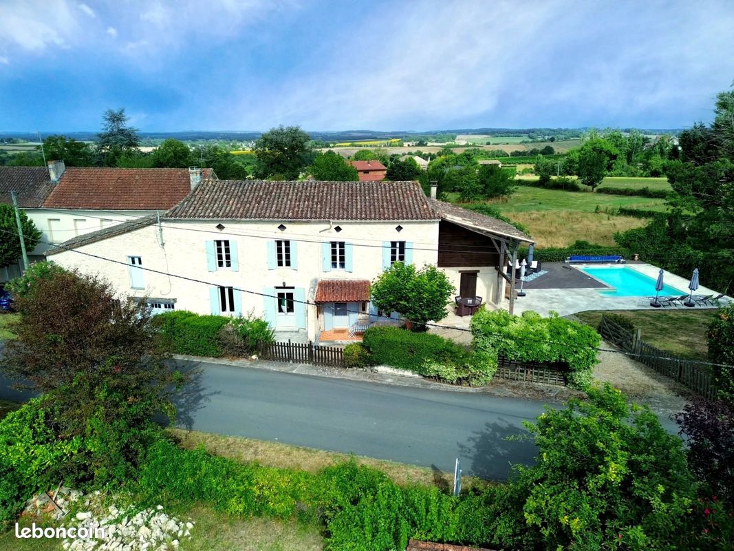 Таунхаус с 3 спальнями в Дордонь, Франция № 335436