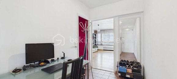 2 bedrooms Apartment in Paris, France No. 280939 10