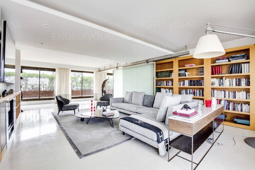 4 bedrooms Penthouse in Paris, France No. 171043