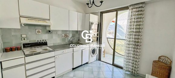 Apartamento de 2 dormitorios en Antibes, France No. 299830 4