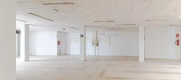 396m² Commercial property in Santa Fe, Spain No. 174584 5