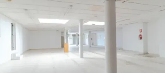 396m² Commercial property in Santa Fe, Spain No. 174584 4