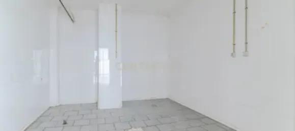 396m² Commercial property in Santa Fe, Spain No. 174584 3