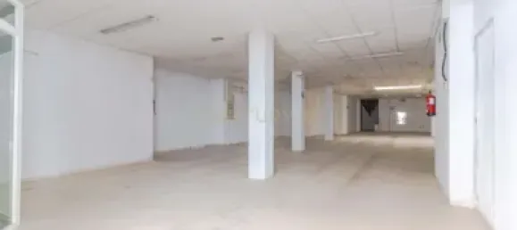 396m² Commercial property in Santa Fe, Spain No. 174584 10