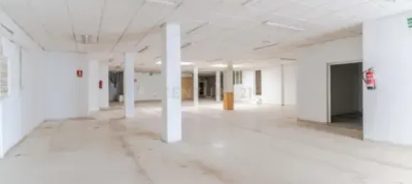 396m² Commercial property in Santa Fe, Spain No. 174584 11