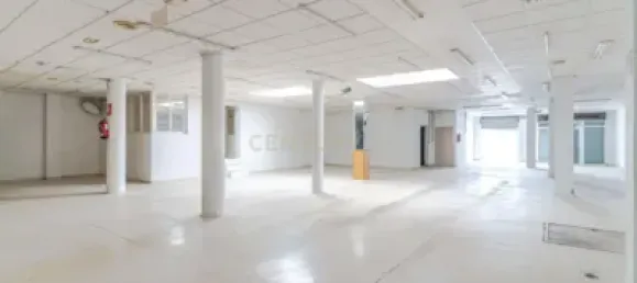 396m² Commercial property in Santa Fe, Spain No. 174584 8