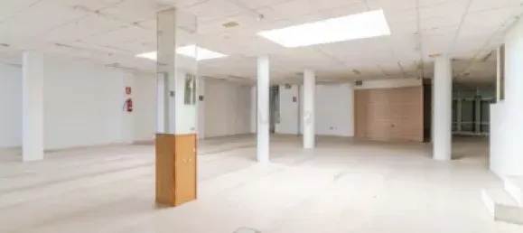 396m² Commercial property in Santa Fe, Spain No. 174584 7