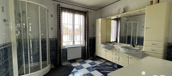 4 Schlafzimmer Haus in Indre, France, Nr. 265701 9